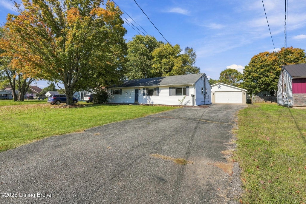 Photo of 5005 Ana Terrace, Louisville, KY 40272 (MLS # 1732677)