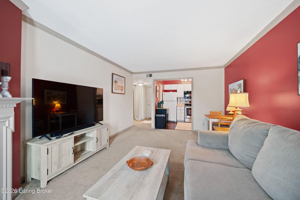 Photo of 1935 Gardiner Ln #APT B29, Louisville, KY 40205 (MLS # 1706214)