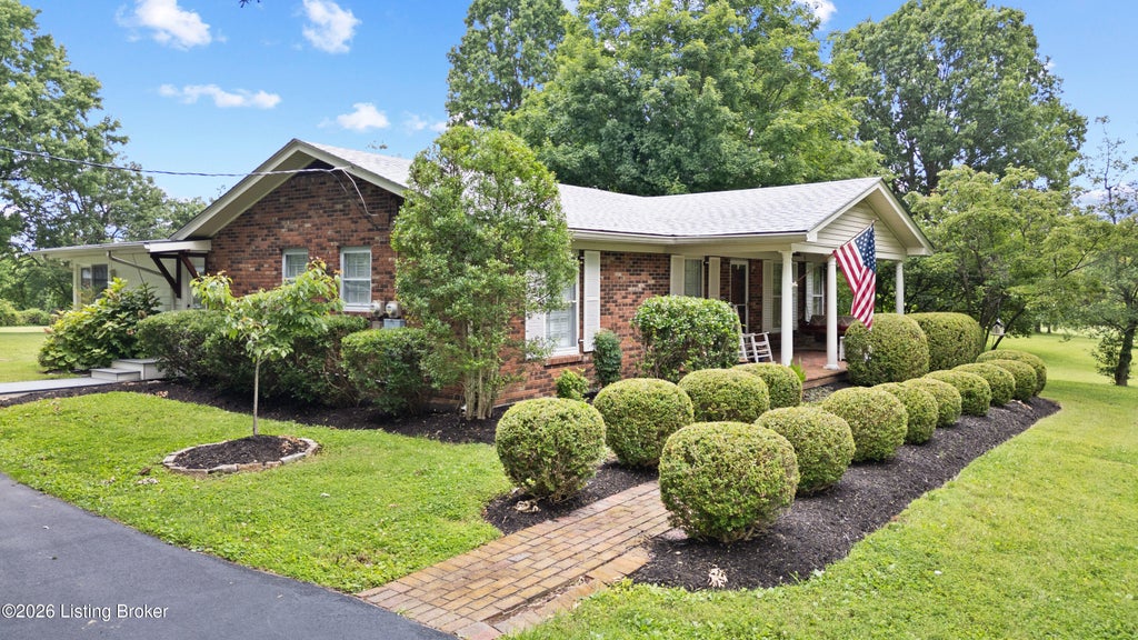 Photo of 7420 Routt Rd, Jeffersontown, KY 40299 (MLS # 1721687)