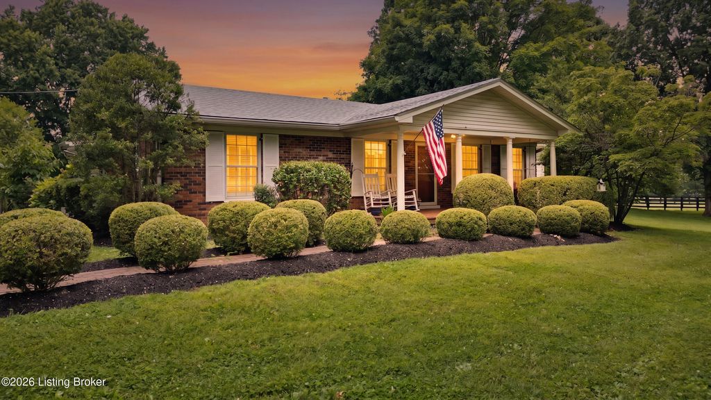 Photo of 7420 Routt Rd, Jeffersontown, KY 40299 (MLS # 1721687)