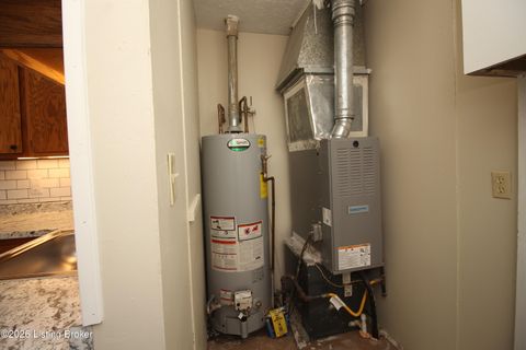 Tiny photo for 2511 Neblett Ave, Louisville, KY 40216 (MLS # 1711073)