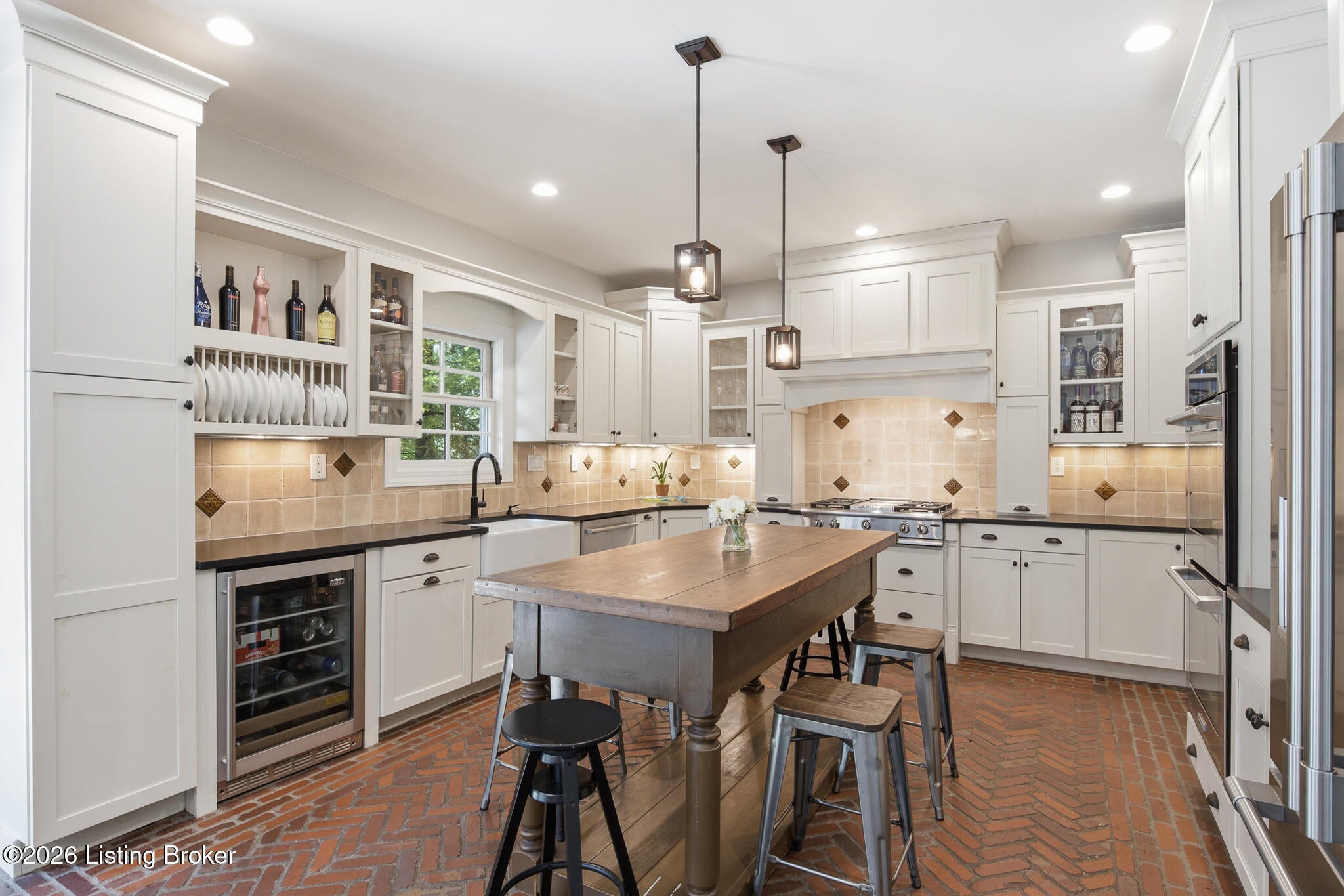706 N Arbor Dr
