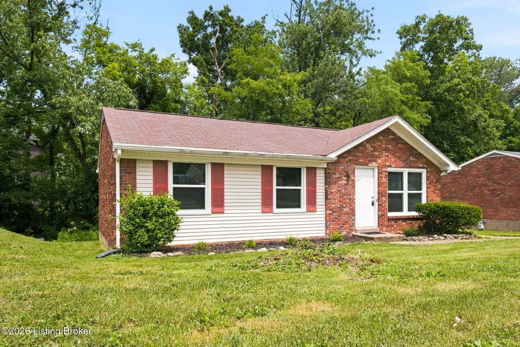 Photo of 5406 Windy Willow Dr, Louisville, KY 40241 (MLS # 1721039)