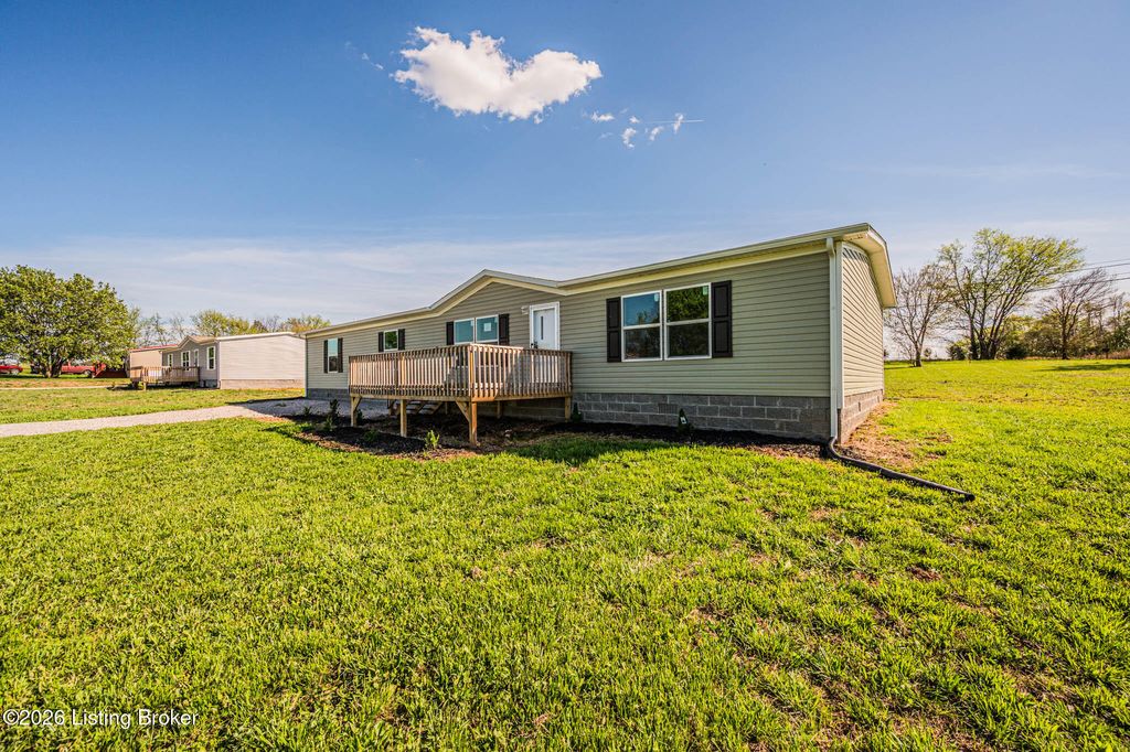 Photo of 42 Beech St, Smiths Grove, KY 42171 (MLS # 1713689)