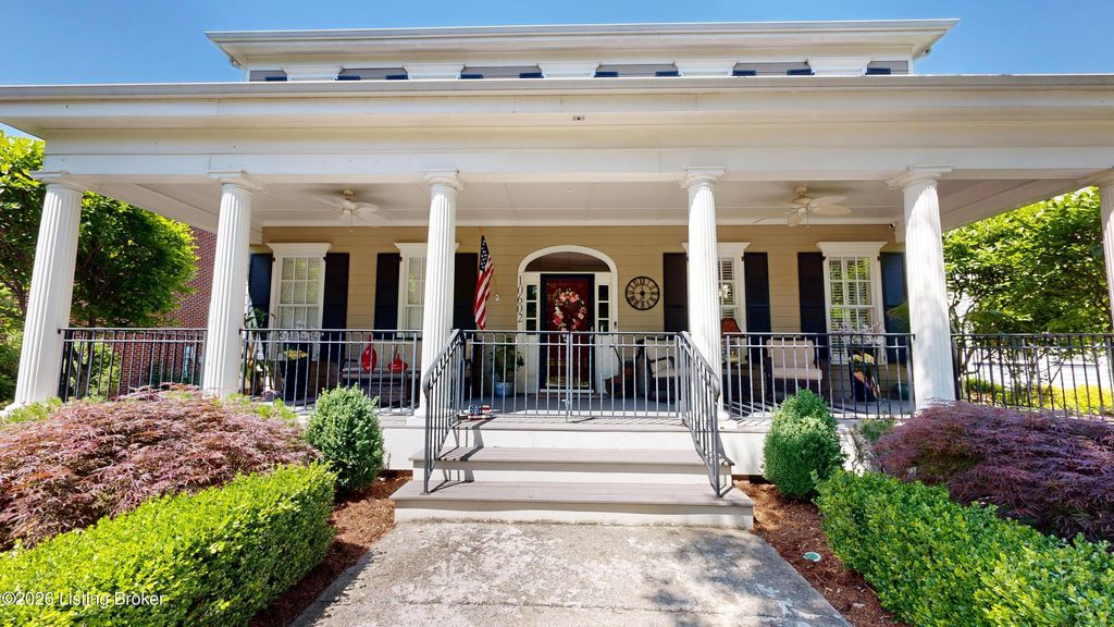 Photo of 10602 Kings Crown Dr, Prospect, KY 40059 (MLS # 1717032)