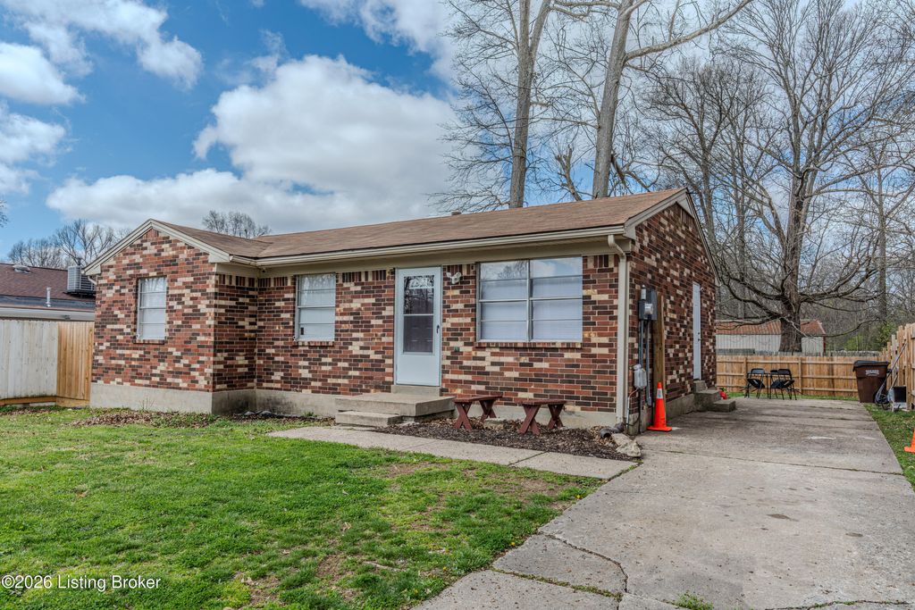 Photo of 8114 Candleglow Ln, Louisville, KY 40214 (MLS # 1712435)