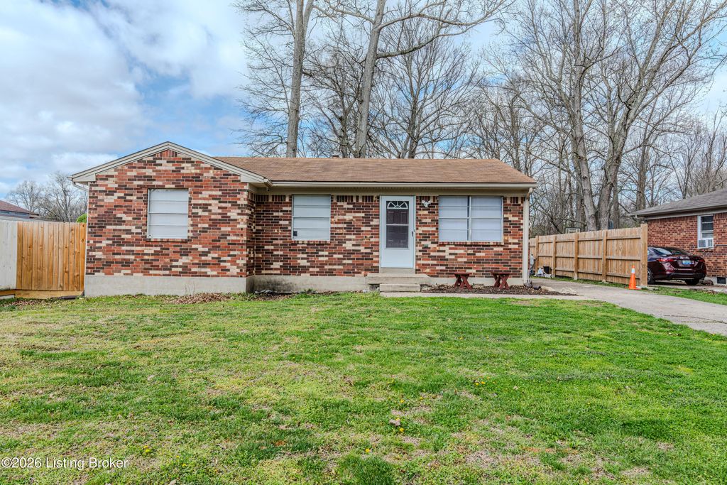 Photo of 8114 Candleglow Ln, Louisville, KY 40214 (MLS # 1712435)