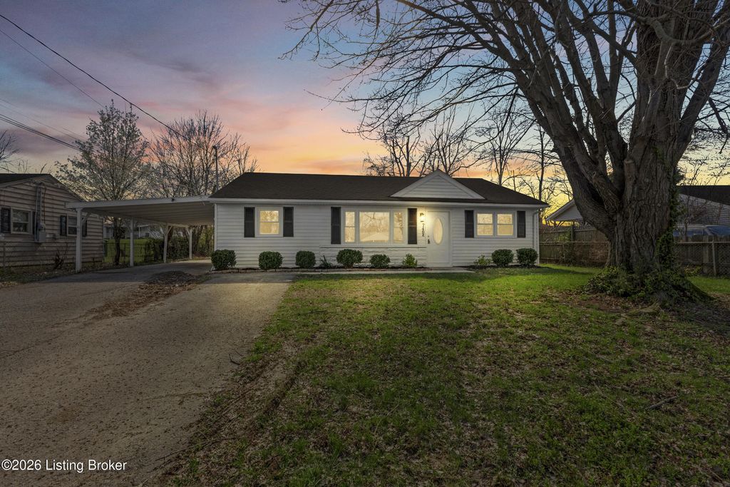 Photo of 7408 Wimstock Ave, Louisville, KY 40272 (MLS # 1712079)