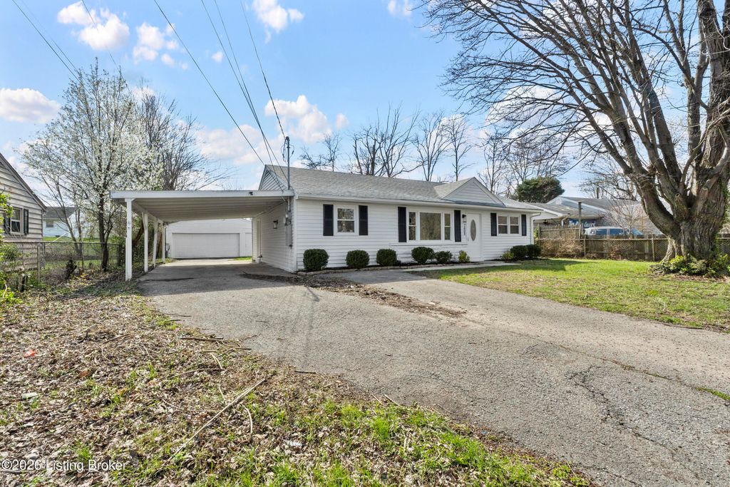 Photo of 7408 Wimstock Ave, Louisville, KY 40272 (MLS # 1712079)