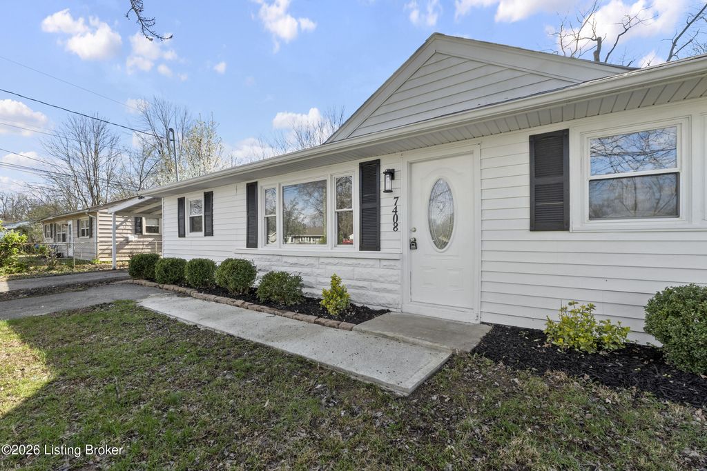 Photo of 7408 Wimstock Ave, Louisville, KY 40272 (MLS # 1712079)