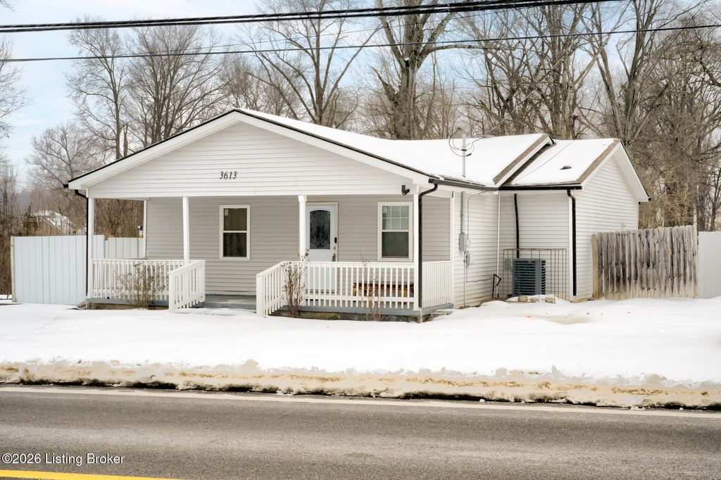 Photo of 3613 Lees Ln, Louisville, KY 40216 (MLS # 1708447)