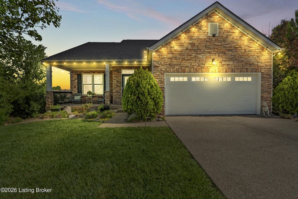 Photo of 10200 Hornbeam Blvd, Louisville, KY 40228 (MLS # 1715387)