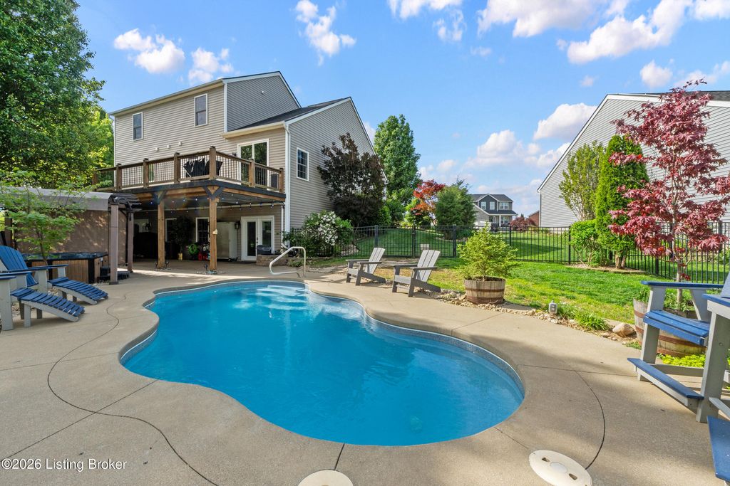 Photo of 10200 Hornbeam Blvd, Louisville, KY 40228 (MLS # 1715387)