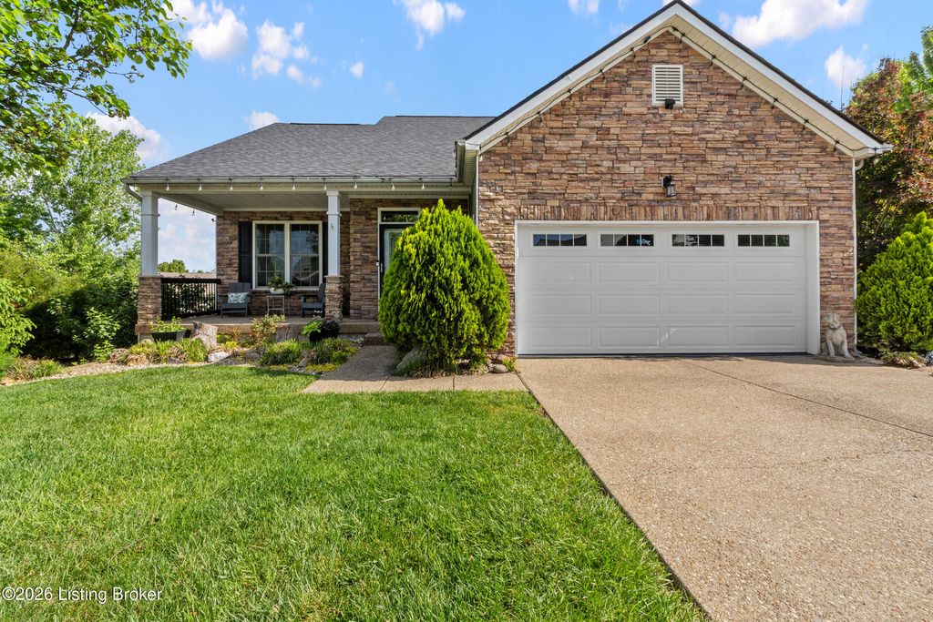 Photo of 10200 Hornbeam Blvd, Louisville, KY 40228 (MLS # 1715387)