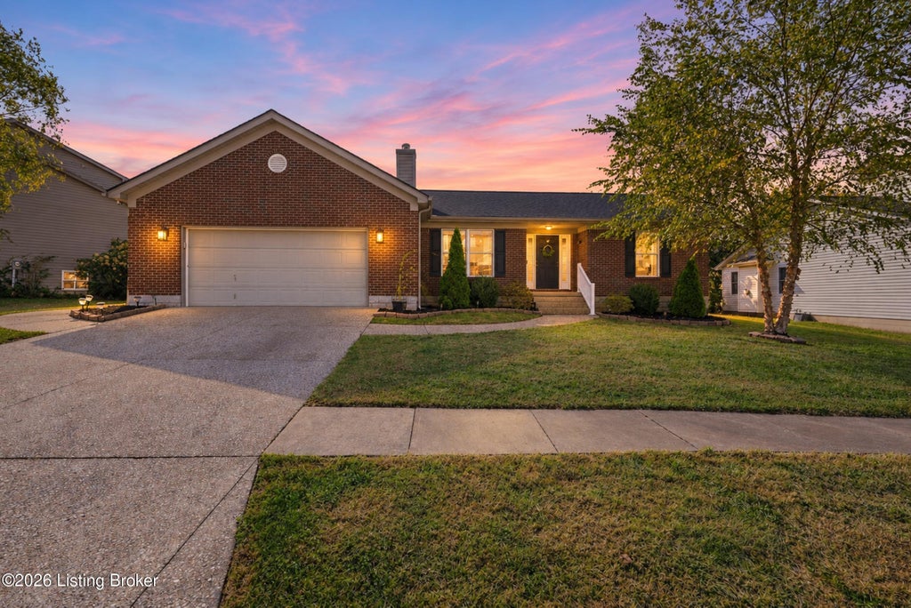 Photo of 433 Lincoln Station Dr, Simpsonville, KY 40067 (MLS # 1731312)