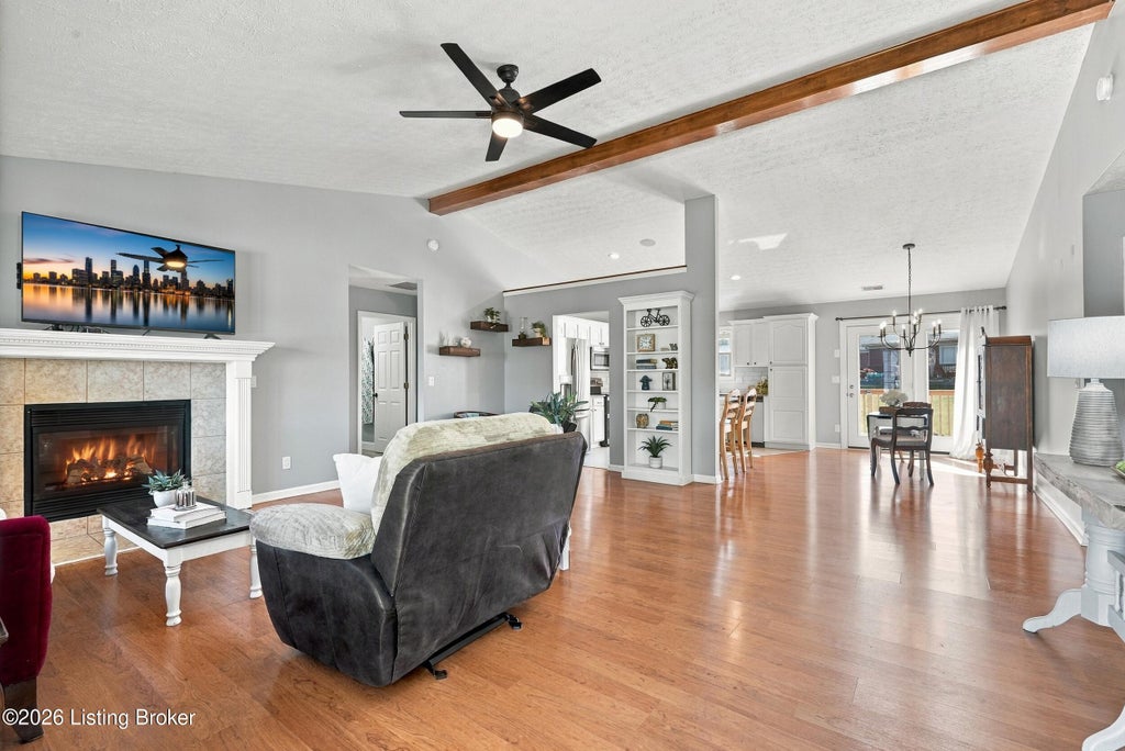 Photo of 433 Lincoln Station Dr, Simpsonville, KY 40067 (MLS # 1731312)