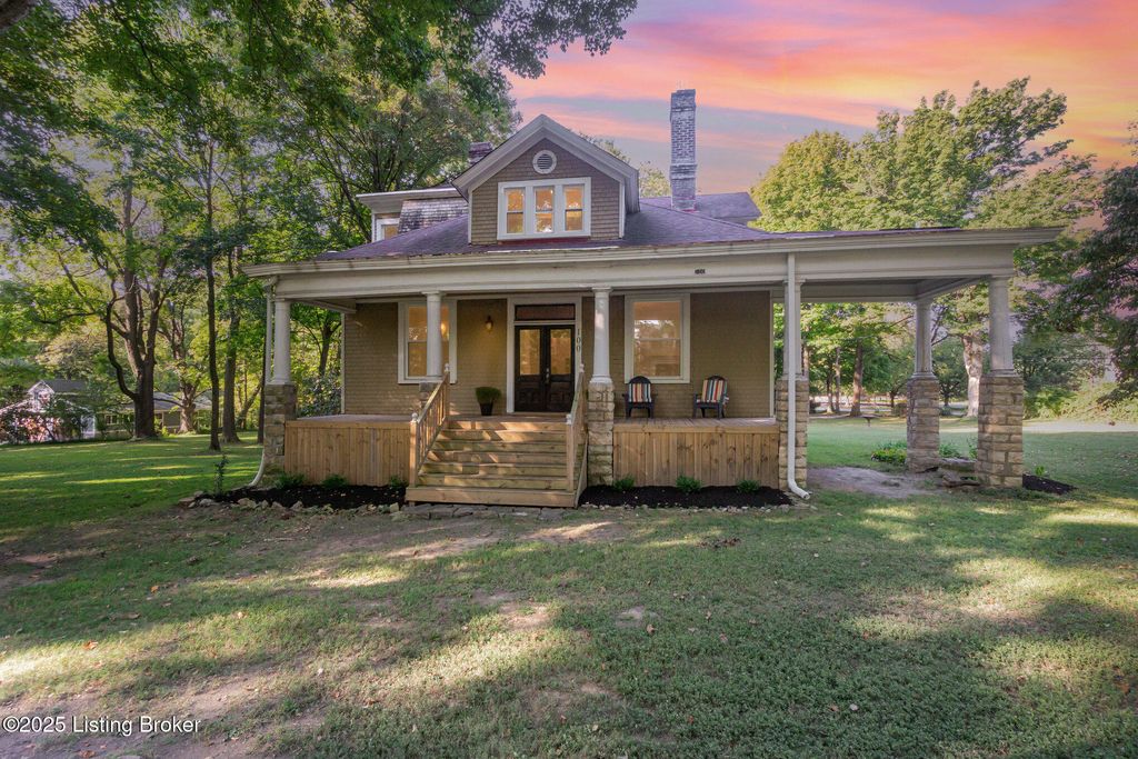 Photo of 100 Ash Ave, Pewee Valley, KY 40056 (MLS # 1698392)
