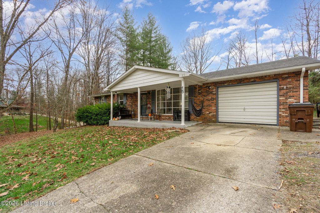 Photo of 15 Oakwood Ct, Carrollton, KY 41008 (MLS # 1720650)