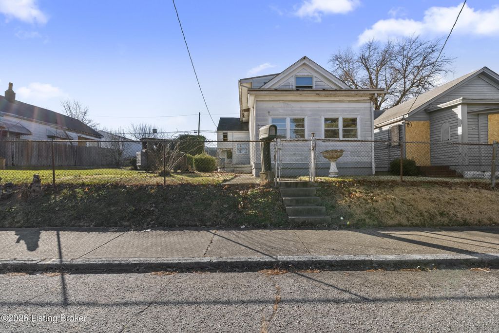 Photo of 1736 W Gaulbert Ave, Louisville, KY 40210 (MLS # 1707412)