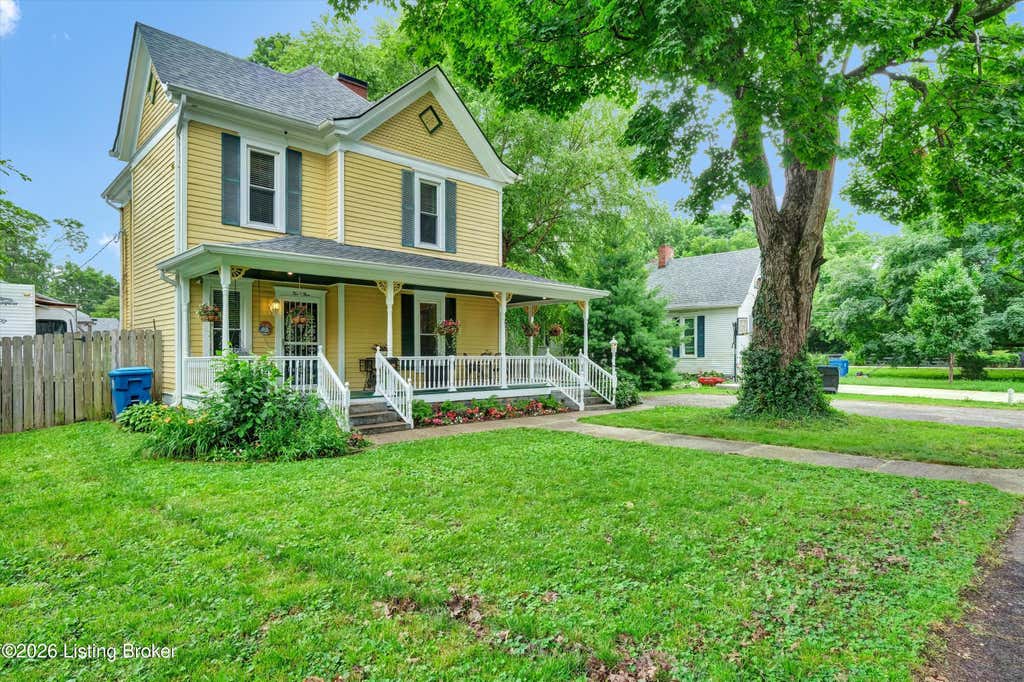 Photo of 203 Birch St, La Grange, KY 40031 (MLS # 1720525)