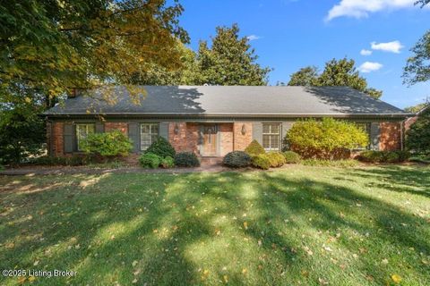 Photo of 6350 Limewood Cir, Louisville, KY 40222 (MLS # 1702594)