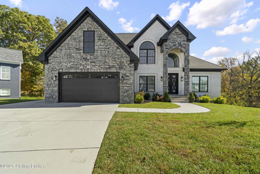 Photo of 12319 Vanherr Dr, Louisville, KY 40299 (MLS # 1726626)