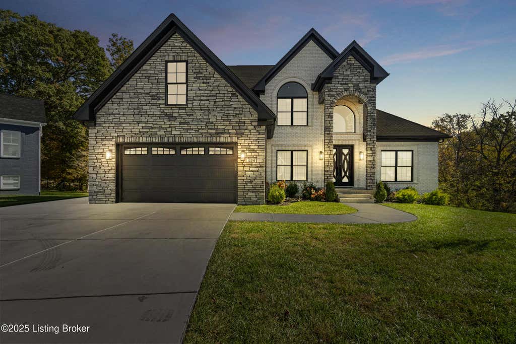 Photo of 12319 Vanherr Dr, Louisville, KY 40299 (MLS # 1726626)