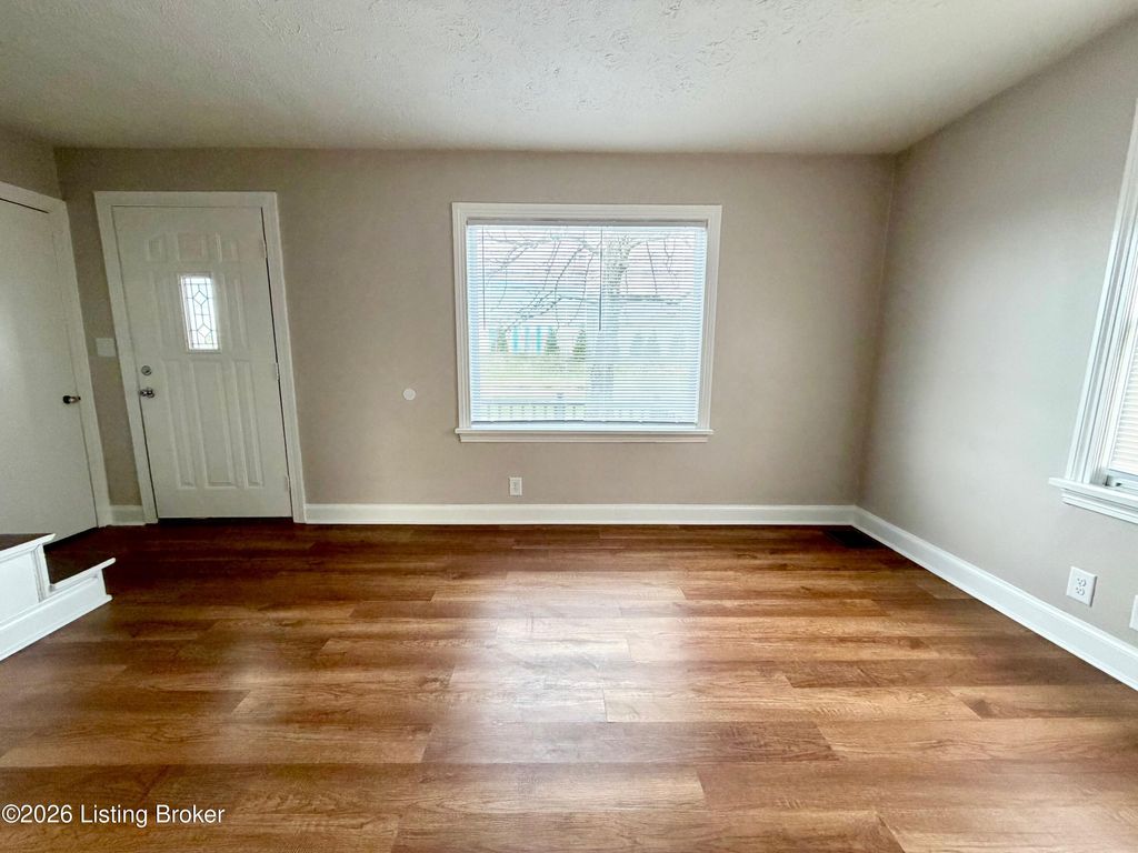 Photo of 5531 Minor Ln, Louisville, KY 40219 (MLS # 1711881)