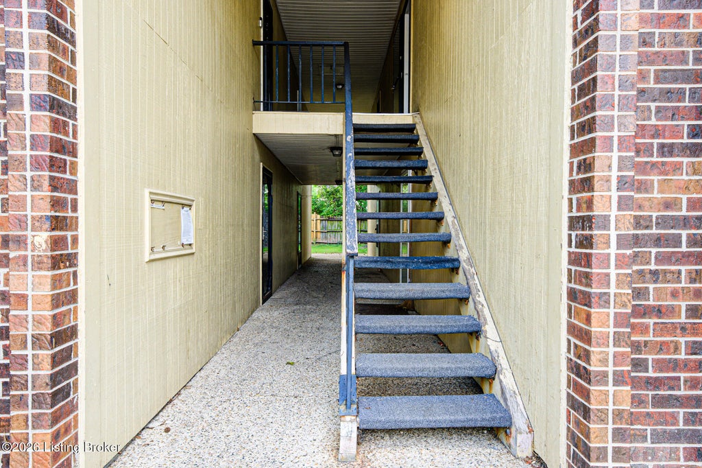 Photo of 7074 Wildwood Cir #APT 162, Louisville, KY 40291 (MLS # 1722788)