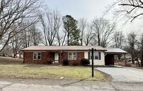 Photo of 401 Embry Villa Dr, Leitchfield, KY 42754 (MLS # 1709157)
