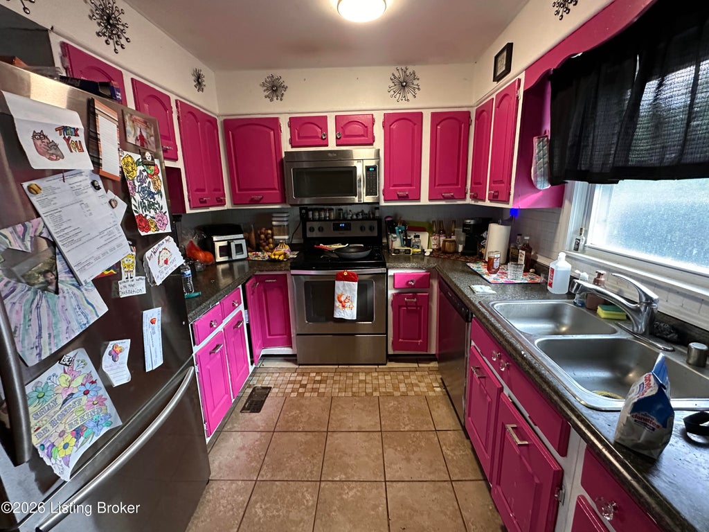 Photo of 2325 Allen Dr, Lexington, KY 40505 (MLS # 1722111)