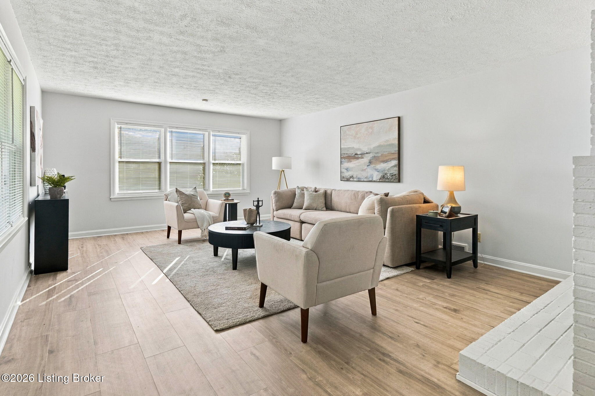 8022 Watterson Trail
