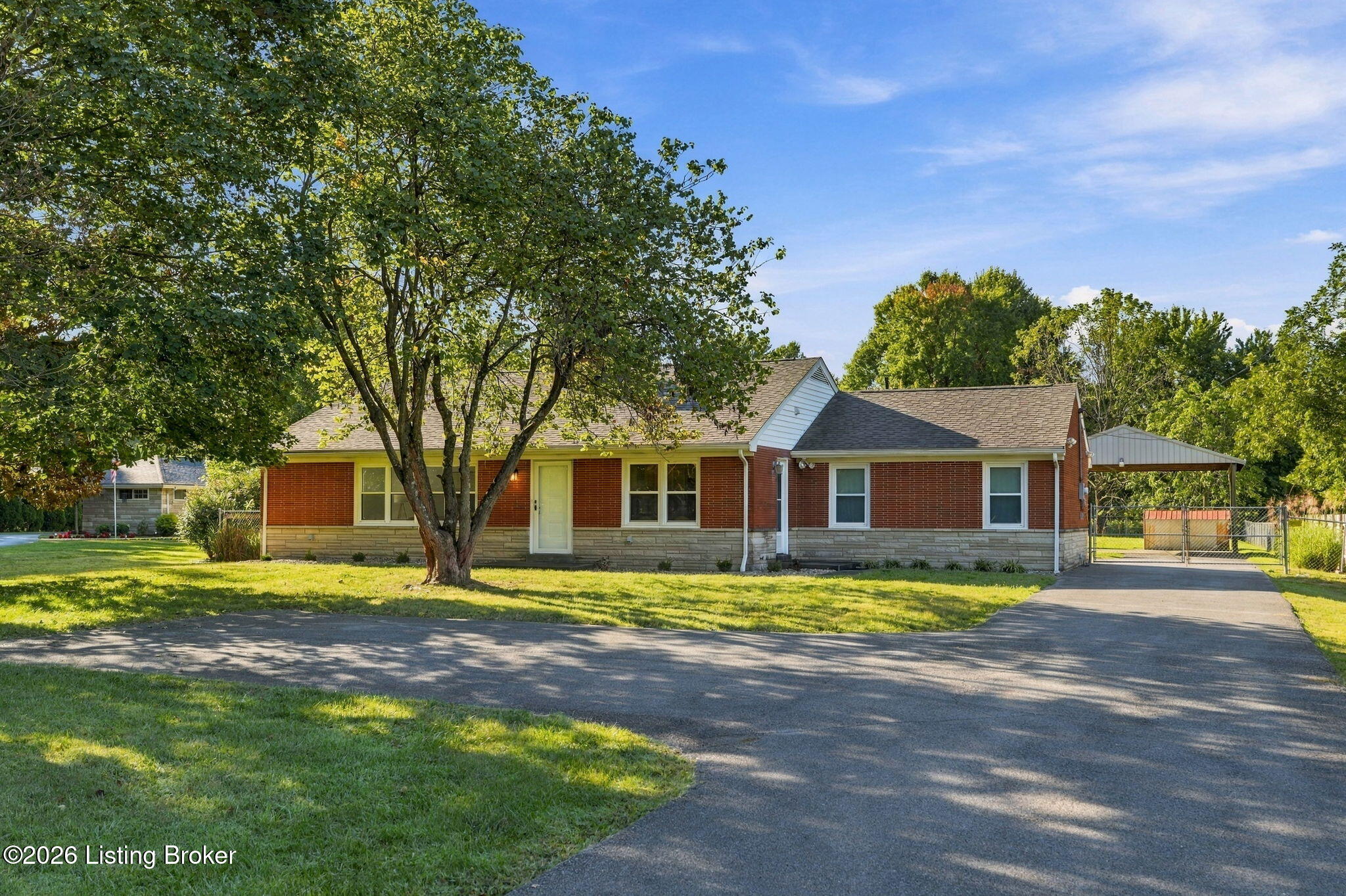 8022 Watterson Trail