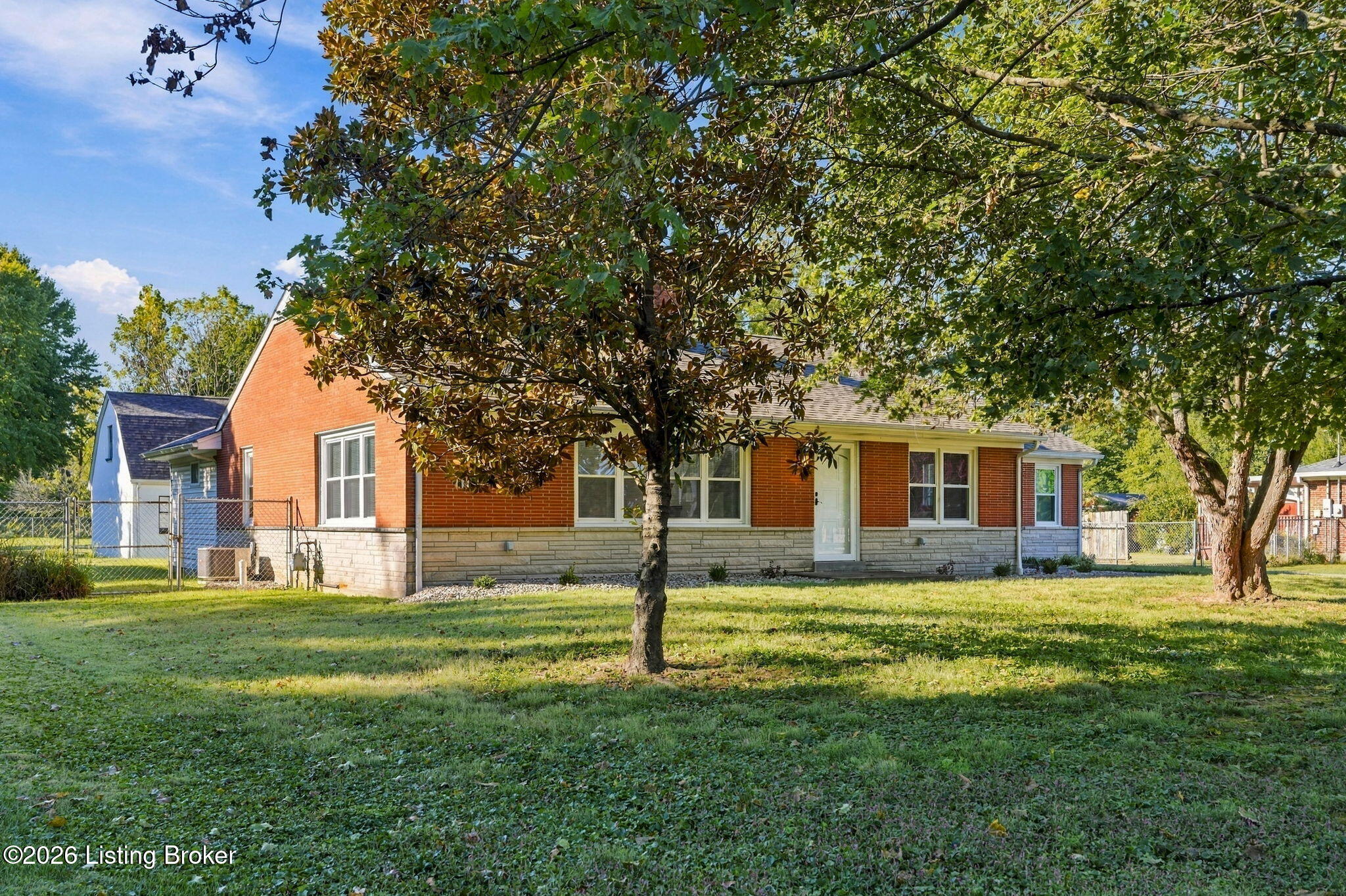 8022 Watterson Trail