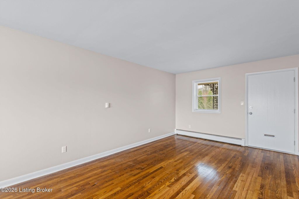 Photo of 198 Crescent Ave #APT 13, Louisville, KY 40206 (MLS # 1712000)