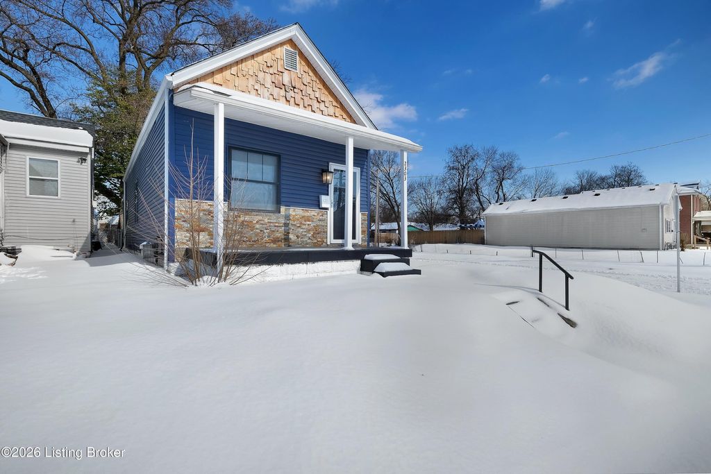 Photo of 2303 Woodland Ave, Louisville, KY 40210 (MLS # 1716934)