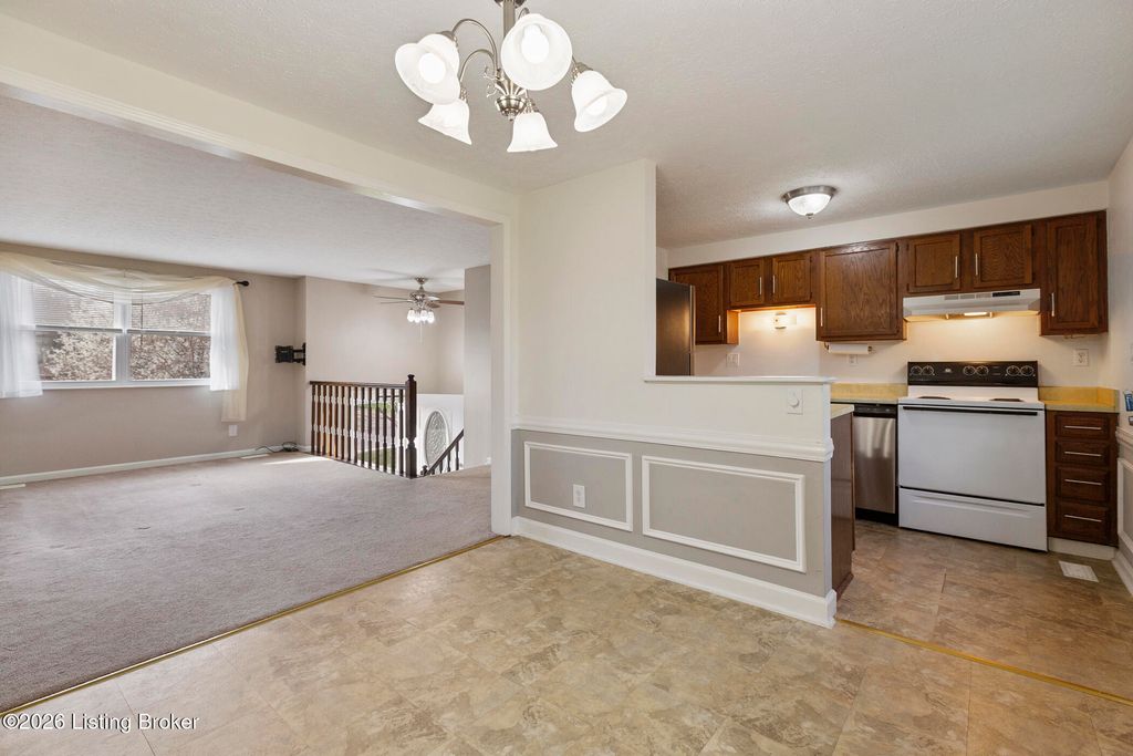 Photo of 7611 Market Cart Way, Louisville, KY 40291 (MLS # 1711517)