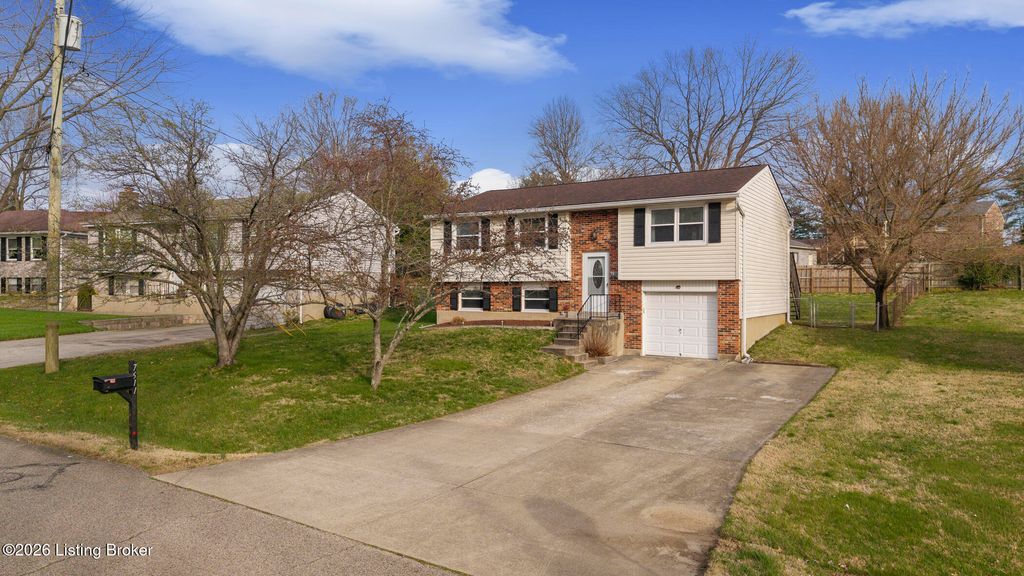 Photo of 7611 Market Cart Way, Louisville, KY 40291 (MLS # 1711517)