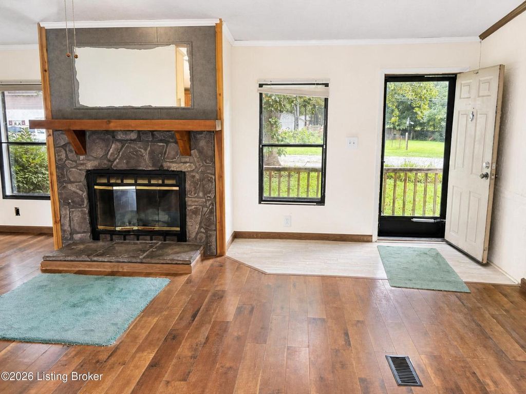 Photo of 6405 4th St, Westport, KY 40077 (MLS # 1724001)