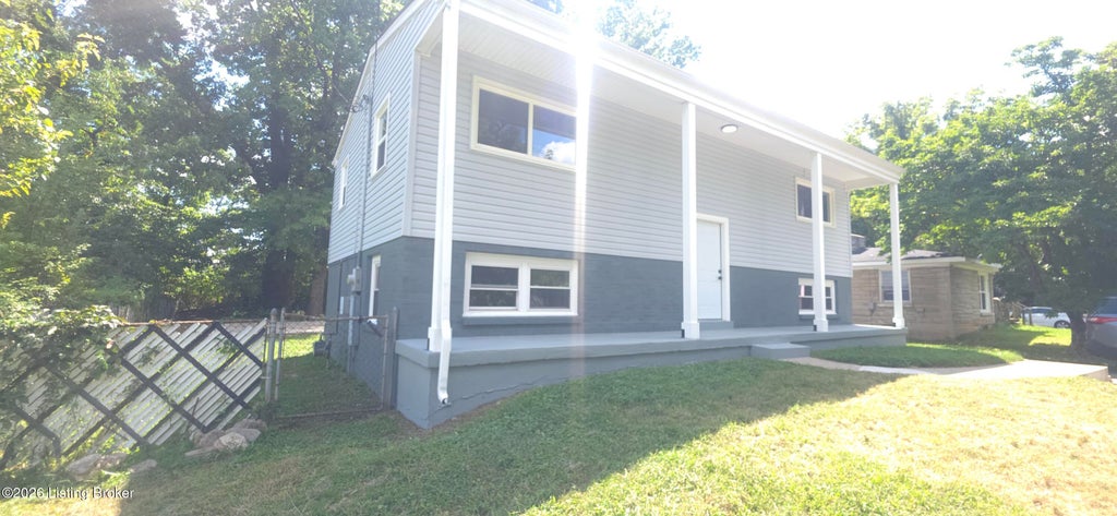 Photo of 5212 E Indian Trail, Louisville, KY 40218 (MLS # 1727831)