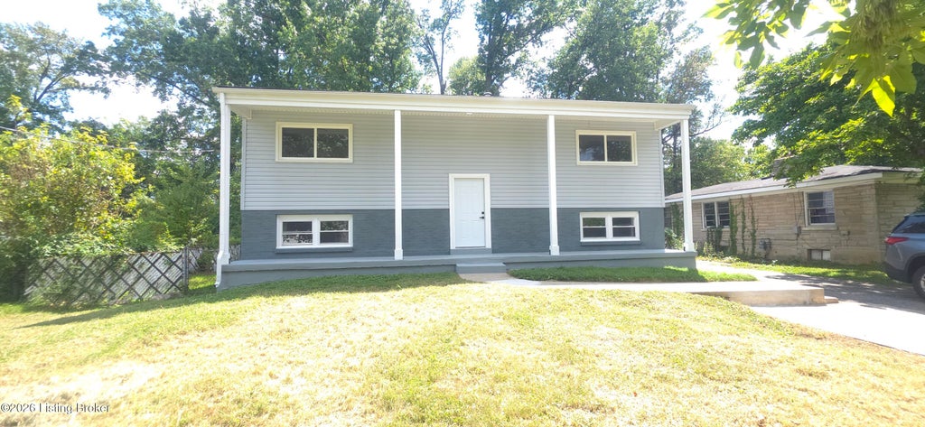 Photo of 5212 E Indian Trail, Louisville, KY 40218 (MLS # 1727831)