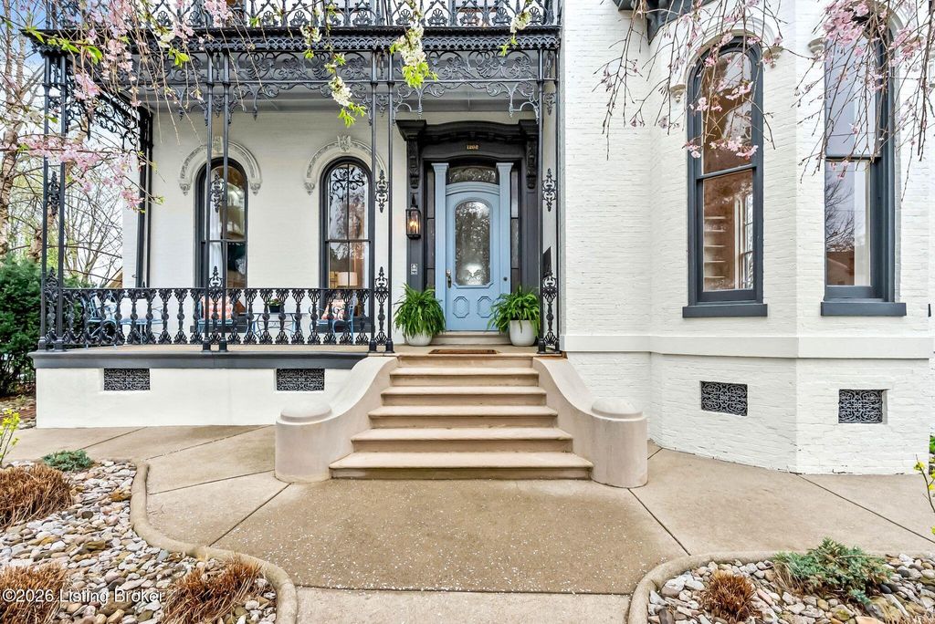 Photo of 1206 E Main St, New Albany, IN 47150 (MLS # 1713384)