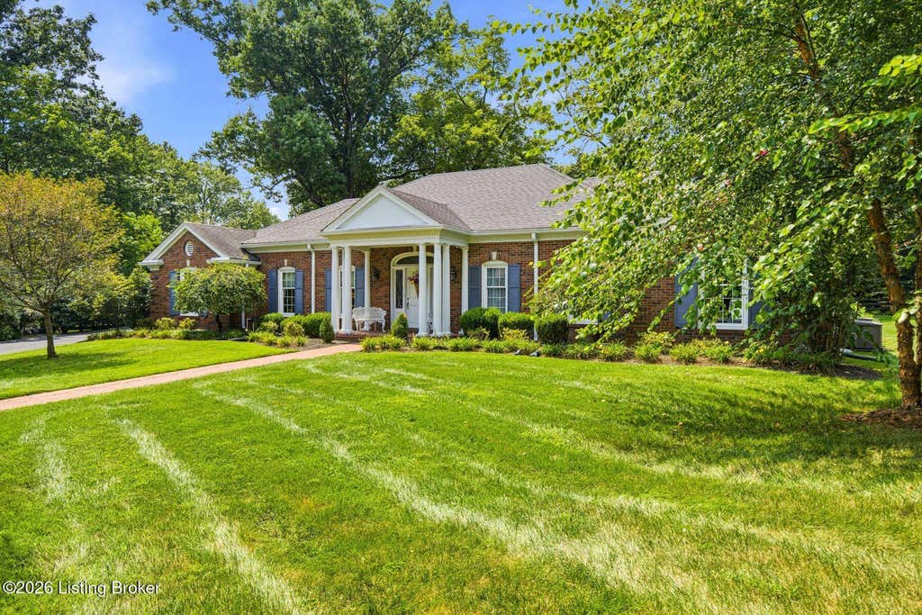 Photo of 2902 Falmouth Dr, Louisville, KY 40205 (MLS # 1726333)