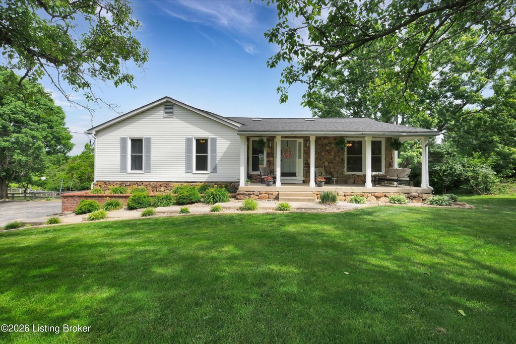 Photo of 3711 Briar Ridge Rd, La Grange, KY 40031 (MLS # 1717879)