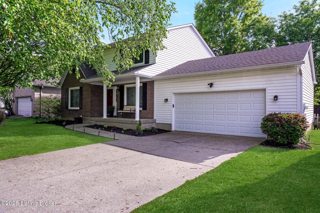 Photo of 4306 Holly Tree Dr, Louisville, KY 40241 (MLS # 1730636)