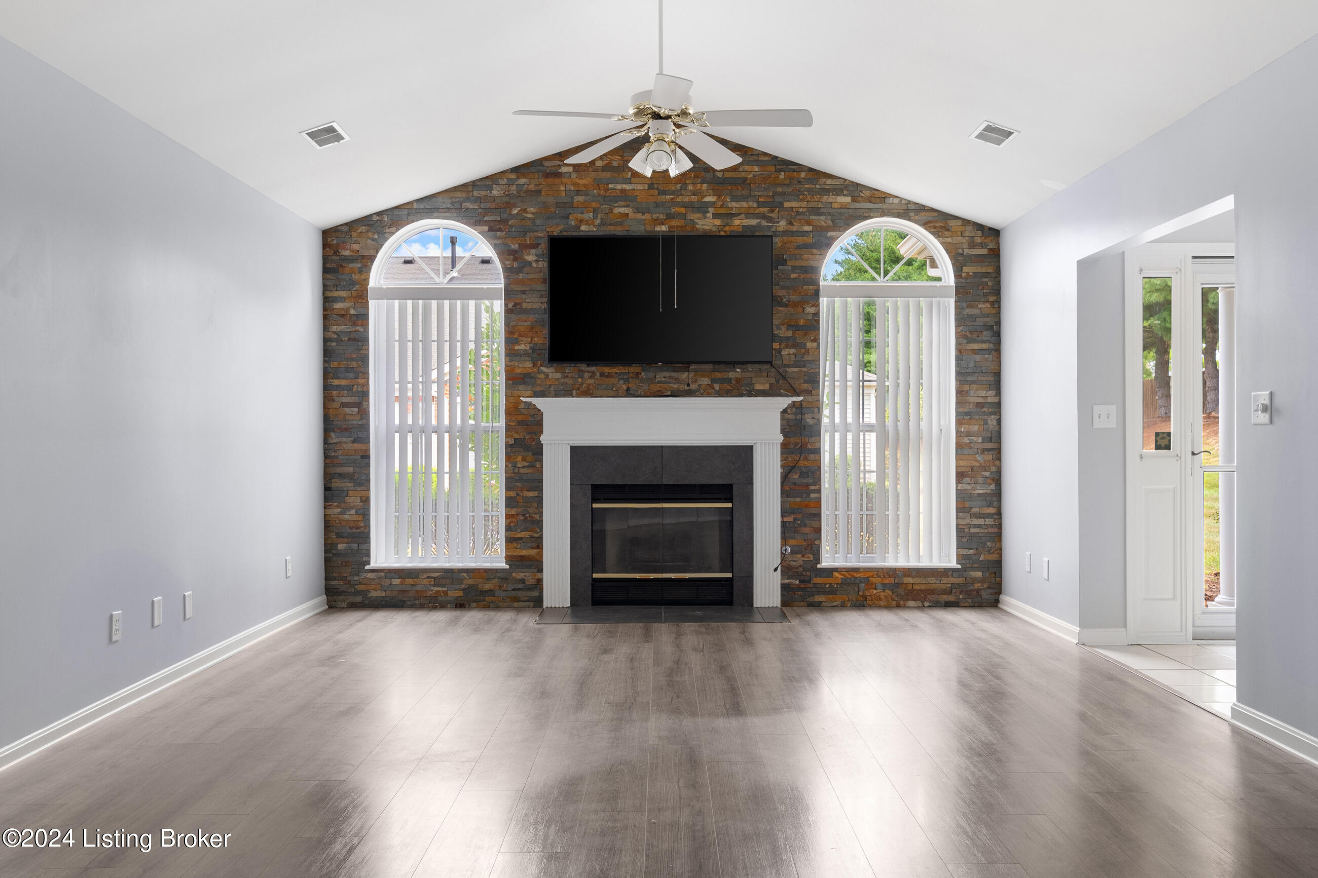 8513 River Terrace Dr, Louisville, Kentucky image 6
