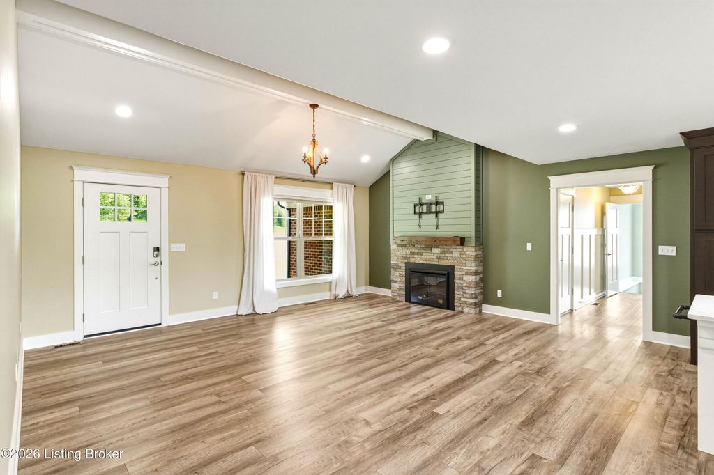 Photo of 536 Lincoln Dr, Taylorsville, KY 40071 (MLS # 1715498)