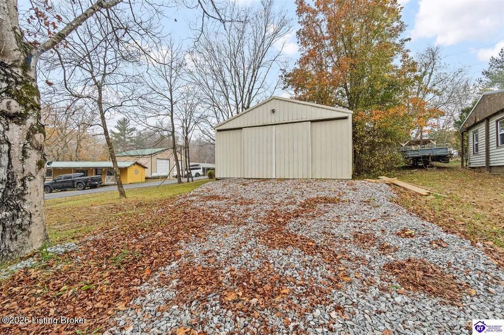 Photo of 3227 Centerview Rough River Ln, Hudson, KY 40145 (MLS # 1716988)