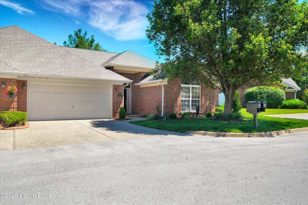 Photo of 10407 Dove Chase Cir, Louisville, KY 40299 (MLS # 1713615)