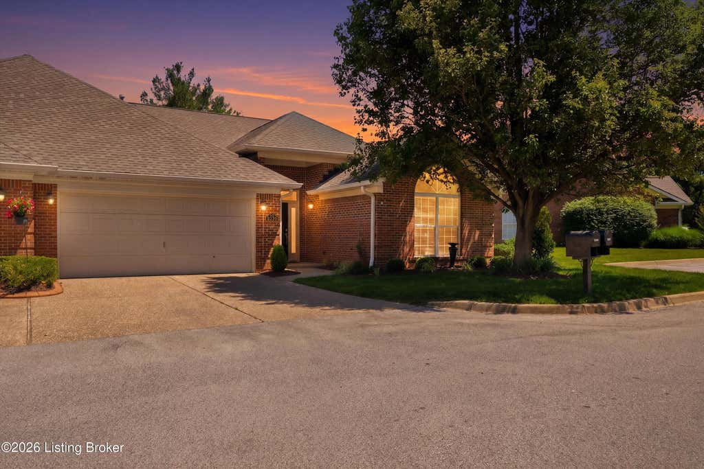 Photo of 10407 Dove Chase Cir, Louisville, KY 40299 (MLS # 1713615)